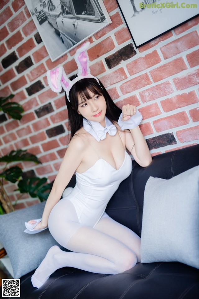 Lee Ahrin 이아린, [BLUECAKE] WHITE & BLACK BUNNY Set.01 No.08b29a